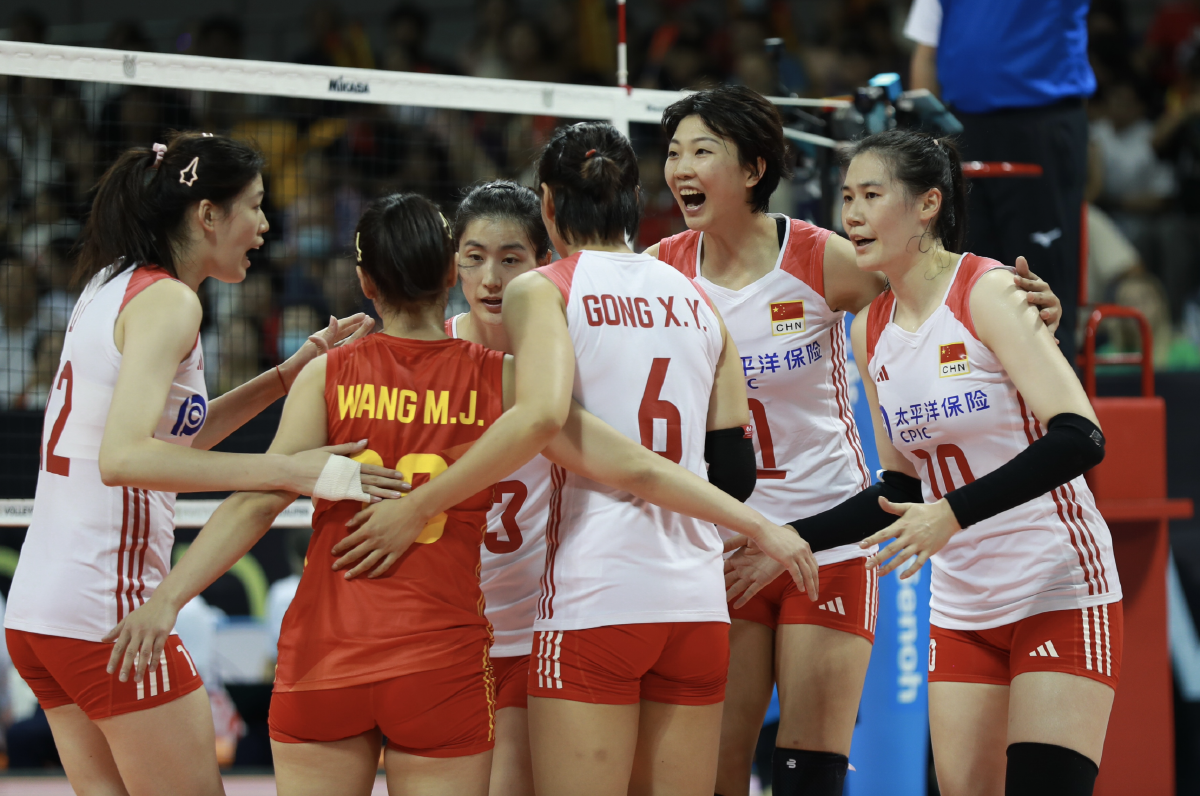 开门红！9月16日巴黎奥运会女排资格赛中国队3比0胜乌克兰